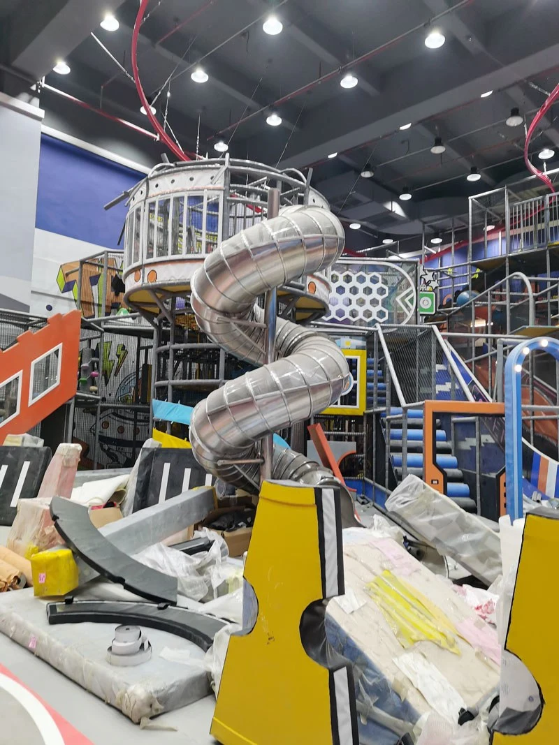 Future-Themed Family Entertainment Center