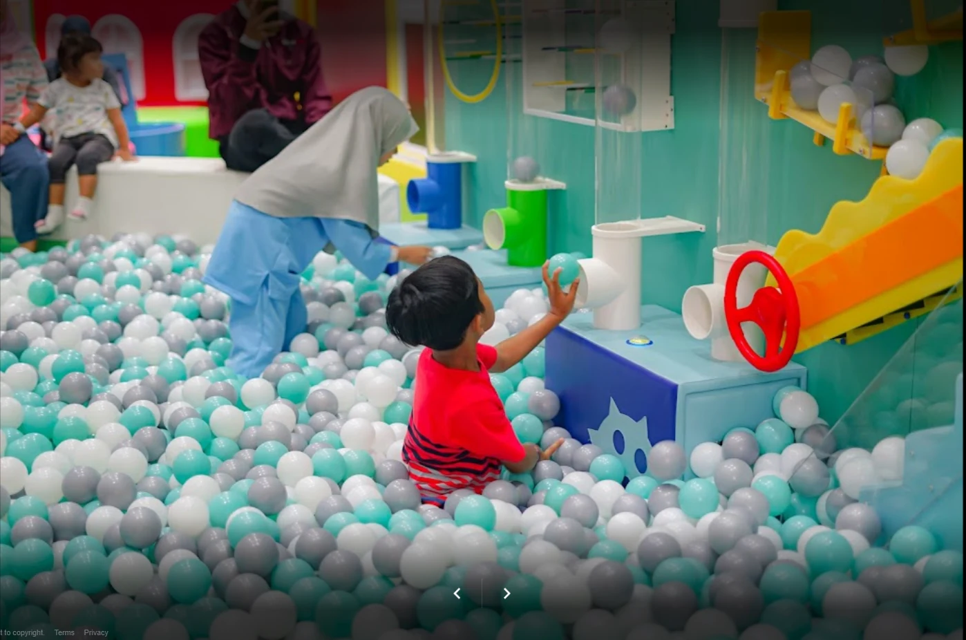 ball pit interactive game for indoor playground