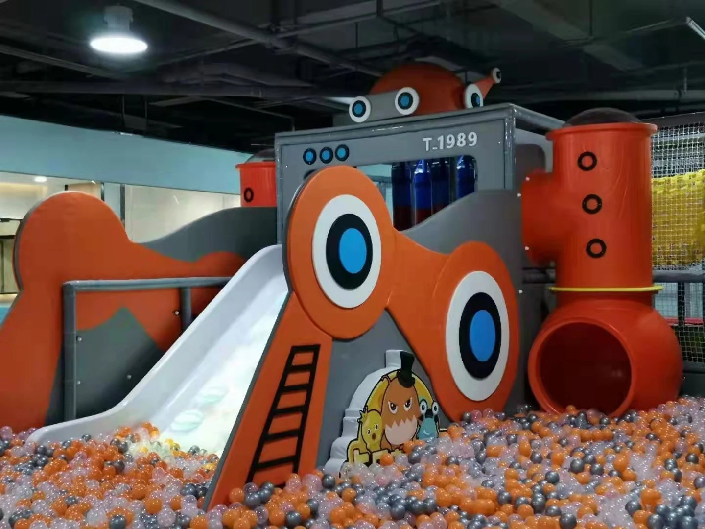 4000 square meters indoor children's playground